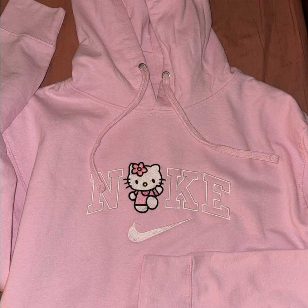 Hello kitty embroidered sweater with hood